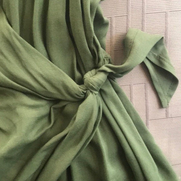 Olive green tank - Picture 5 of 8